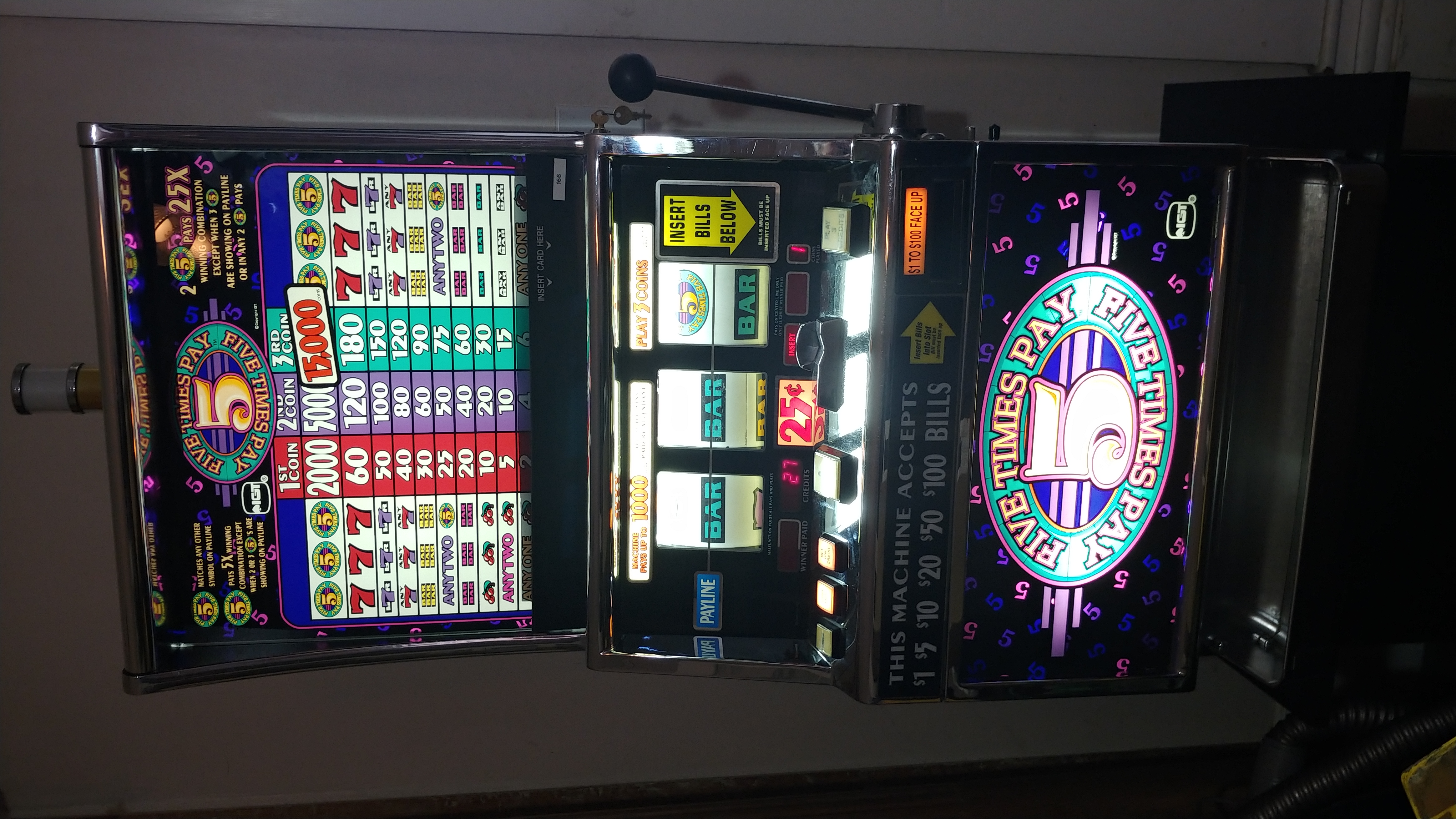 IGT S-Plus Slot Machine
